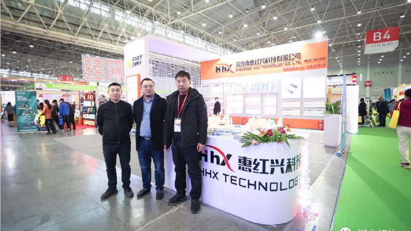 选择搭建公司时，要考察其资质和经验。以下是一些重要的考察点：